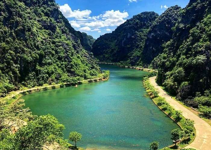 Tour Tuyệt Tình Cốc- Tràng An- Hang Múa
